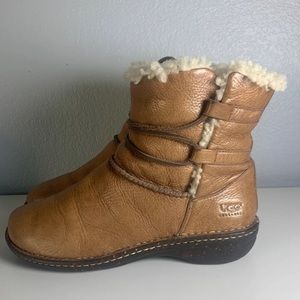 UGG Caspia Lace Women’s Boots Sz 10 S/N 1932